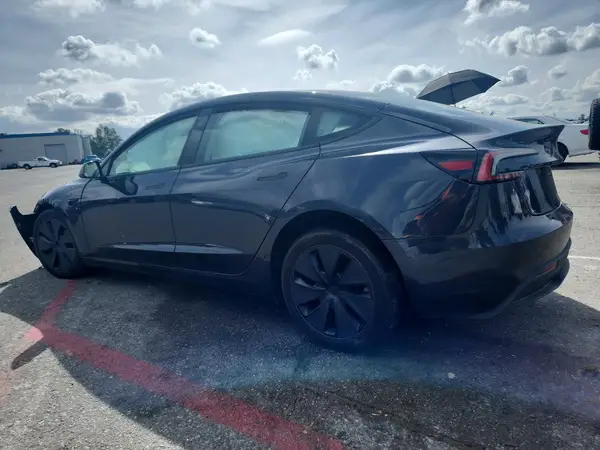 5YJ3E1EA5RF869231 2024 TESLA MODEL 3 - Image 2