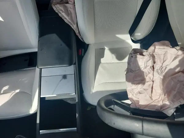 5YJ3E1EA5RF869231 2024 TESLA MODEL 3 - Image 8
