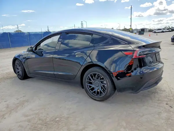 5YJ3E1EA5RF872467 2024 TESLA MODEL 3 - Image 2