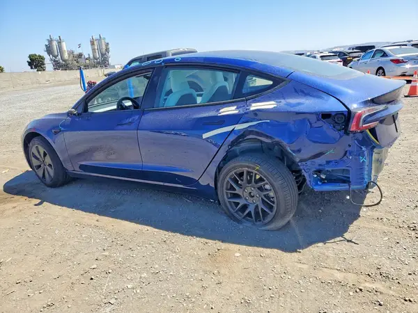5YJ3E1EA5SF003504 2025 TESLA MODEL 3 - Image 2