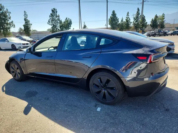 5YJ3E1EA5SF004152 2025 TESLA MODEL 3 - Image 2