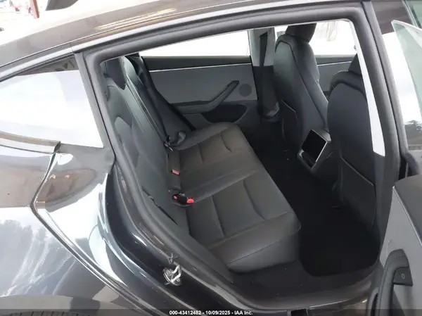 5YJ3E1EA5SF004300 2025 TESLA MODEL 3 - Image 8
