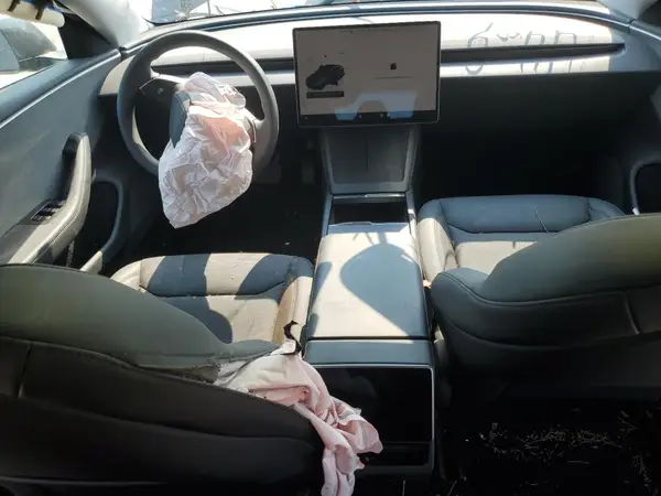 5YJ3E1EA5SF004409 2025 TESLA MODEL 3 - Image 8