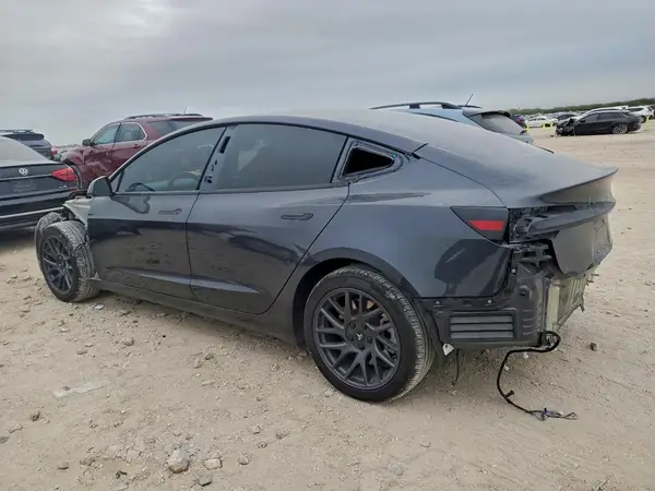 5YJ3E1EA5SF006838 2025 TESLA MODEL 3 - Image 2