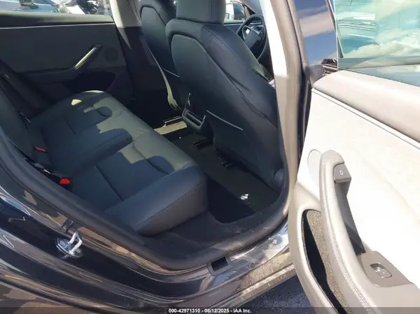 5YJ3E1EA5SF007357 2025 TESLA MODEL 3 - Image 8