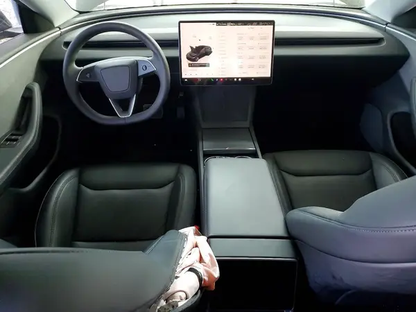 5YJ3E1EA5SF010145 2025 TESLA MODEL 3 - Image 8