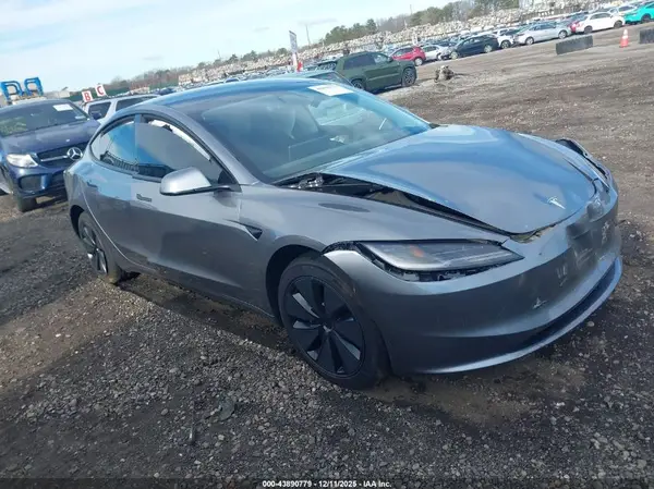 5YJ3E1EA5SF013191 2025 TESLA MODEL 3 - Image 1