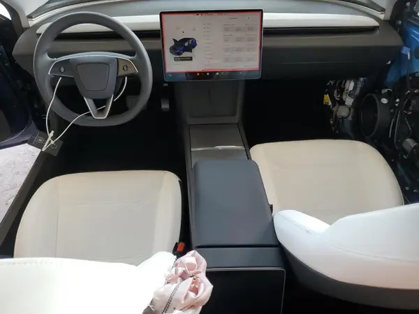 5YJ3E1EA5SF019928 2025 TESLA MODEL 3 - Image 8