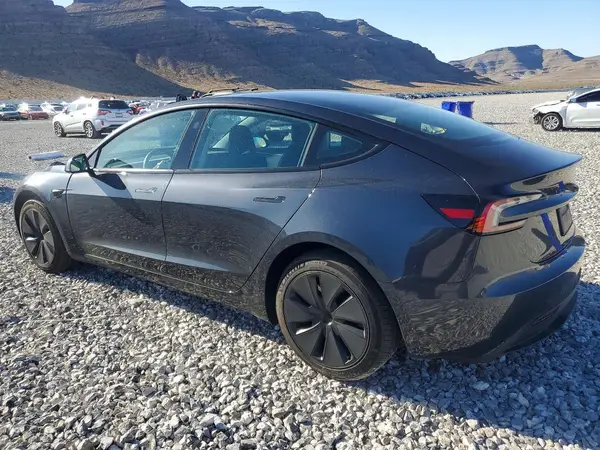 5YJ3E1EA5SF022120 2025 TESLA MODEL 3 - Image 2