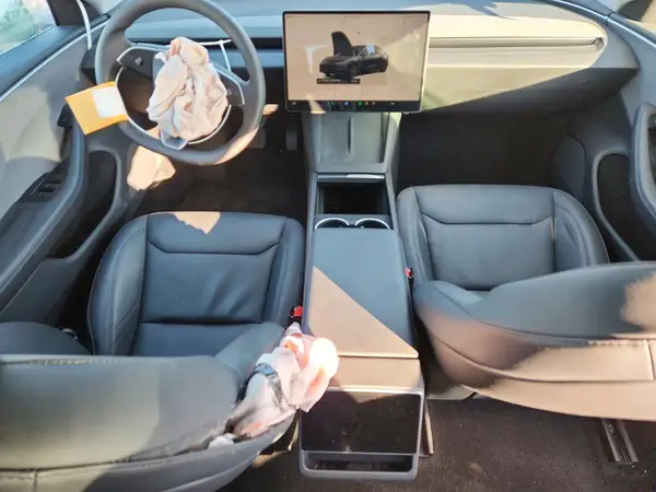 5YJ3E1EA5SF027088 2025 TESLA MODEL 3 - Image 8
