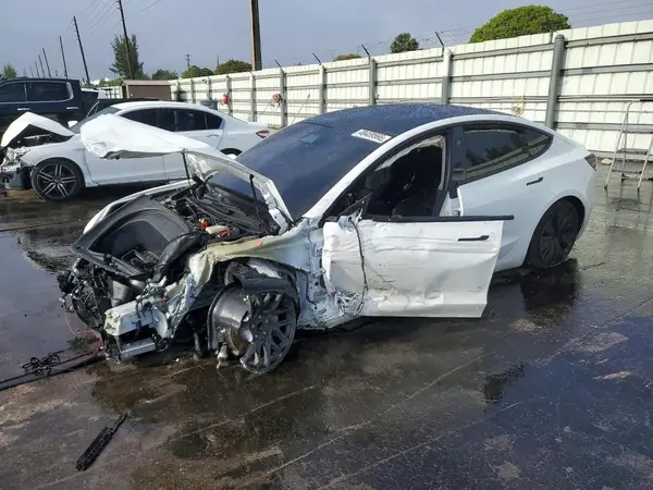 5YJ3E1EA5SF027799 2025 TESLA MODEL 3 - Image 1