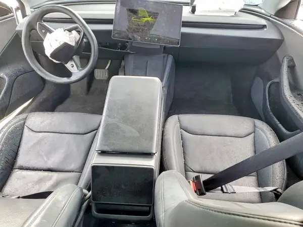 5YJ3E1EA5SF027799 2025 TESLA MODEL 3 - Image 8