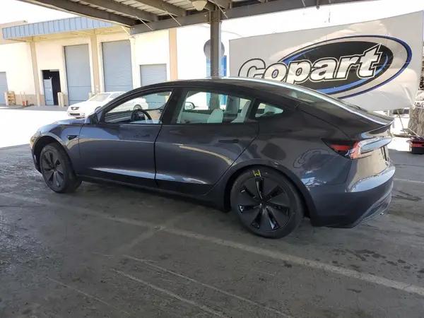 5YJ3E1EA5SF029293 2025 TESLA MODEL 3 - Image 2
