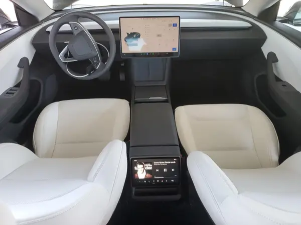 5YJ3E1EA5SF029293 2025 TESLA MODEL 3 - Image 8