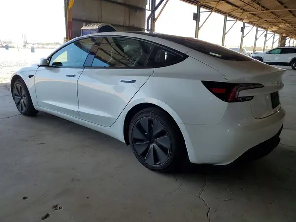 5YJ3E1EA5SF030735 2025 TESLA MODEL 3 - Image 2