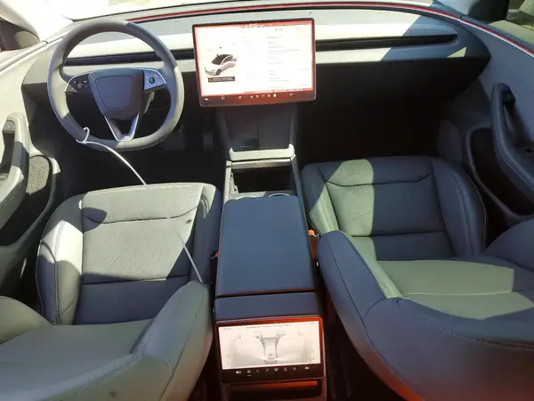 5YJ3E1EA5SF031870 2025 TESLA MODEL 3 - Image 8