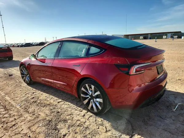 5YJ3E1EA5SF033229 2025 TESLA MODEL 3 - Image 2