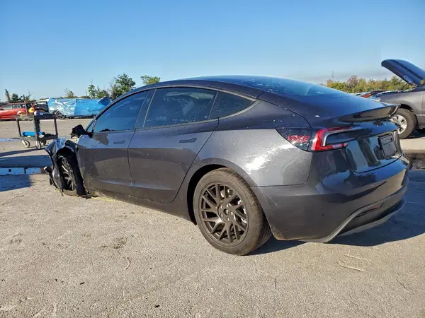 5YJ3E1EA5SF033957 2025 TESLA MODEL 3 - Image 2