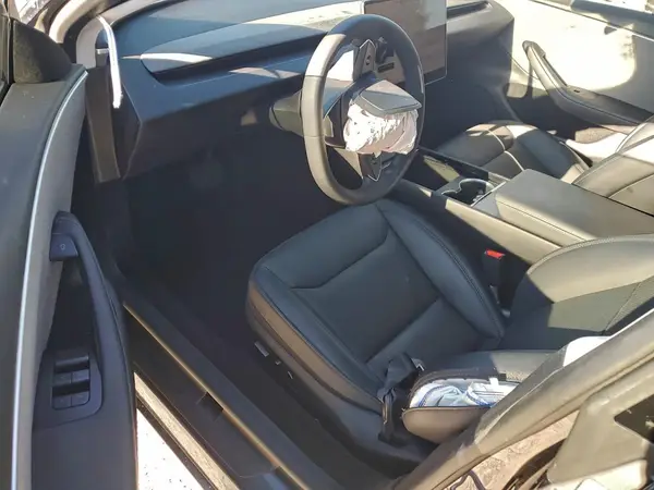 5YJ3E1EA5SF033957 2025 TESLA MODEL 3 - Image 8
