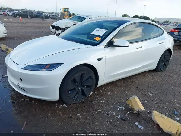 5YJ3E1EA5SF039855 2025 TESLA MODEL 3 - Image 2