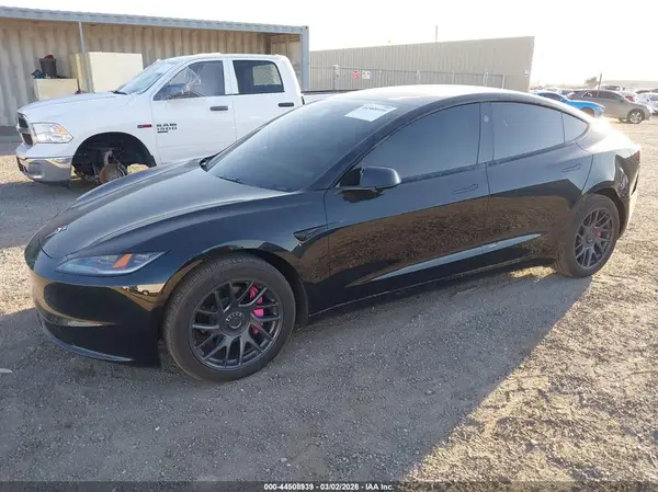 5YJ3E1EA5SF040942 2025 TESLA MODEL 3 - Image 2