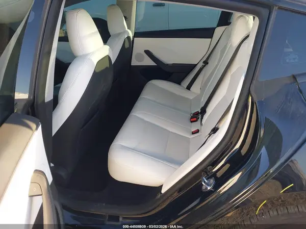 5YJ3E1EA5SF040942 2025 TESLA MODEL 3 - Image 8