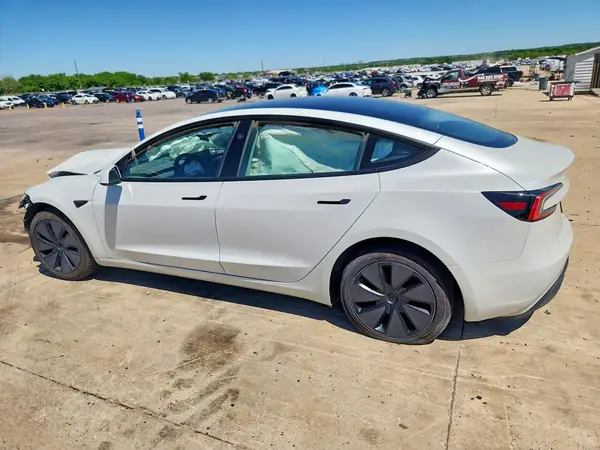 5YJ3E1EA5SF042626 2025 TESLA MODEL 3 - Image 2