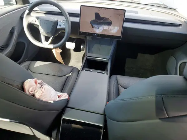 5YJ3E1EA5SF042965 2025 TESLA MODEL 3 - Image 8