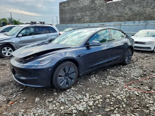 5YJ3E1EA5SF043033 2025 TESLA MODEL 3 - Image 1