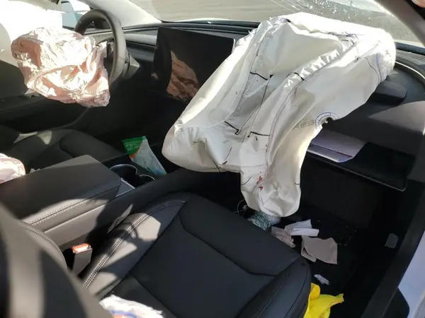 5YJ3E1EA5SF044179 2025 TESLA MODEL 3 - Image 8