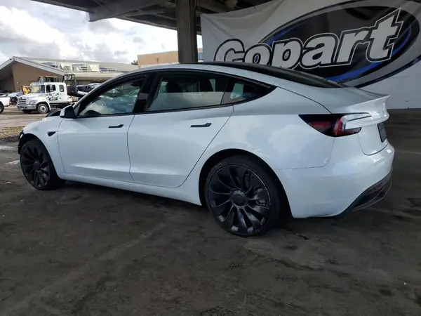 5YJ3E1EA5SF046840 2025 TESLA MODEL 3 - Image 2
