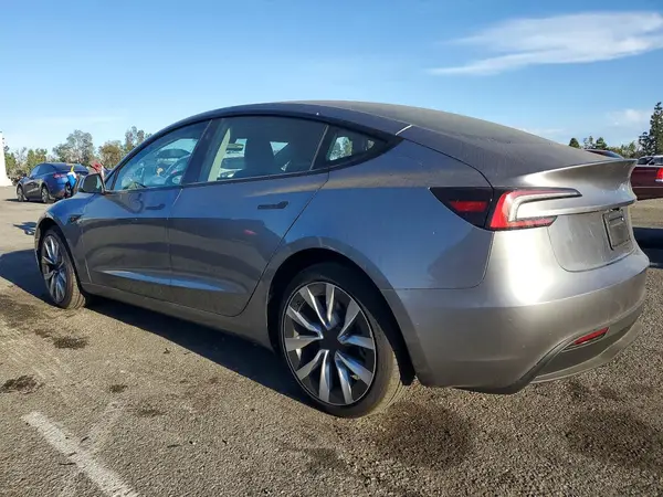 5YJ3E1EA5SF047003 2025 TESLA MODEL 3 - Image 2