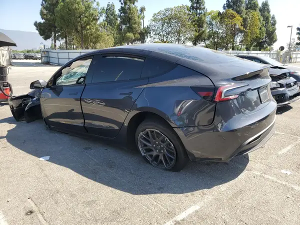 5YJ3E1EA5SF048376 2025 TESLA MODEL 3 - Image 2