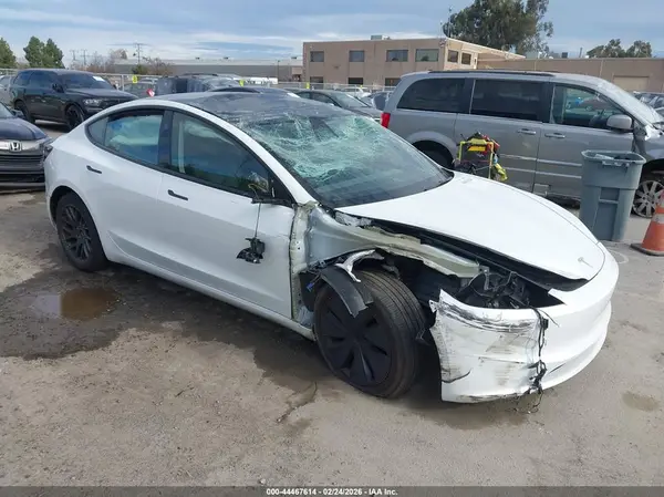 5YJ3E1EA5SF051102 2025 TESLA MODEL 3 - Image 1