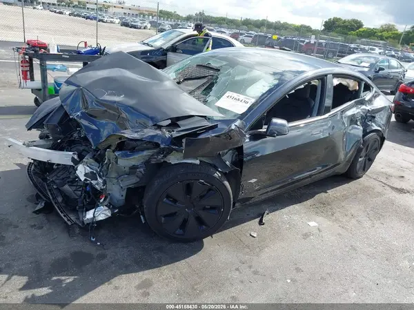 5YJ3E1EA5SF056185 2025 TESLA MODEL 3 - Image 2
