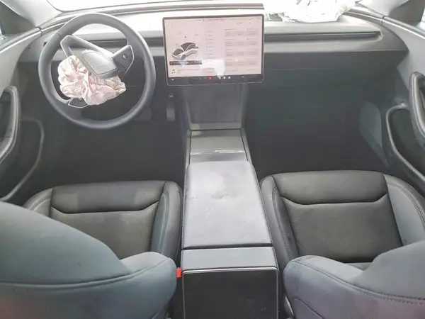 5YJ3E1EA5SF062004 2025 TESLA MODEL 3 - Image 8