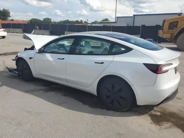 5YJ3E1EA5SF064268 2025 TESLA MODEL 3 - Image 2
