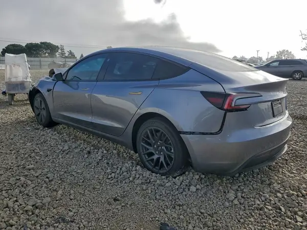 5YJ3E1EA5SF066666 2025 TESLA MODEL 3 - Image 2