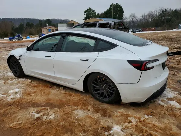 5YJ3E1EA5SF068420 2025 TESLA MODEL 3 - Image 2