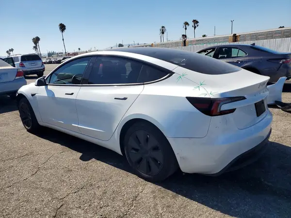 5YJ3E1EA5SF072046 2025 TESLA MODEL 3 - Image 2