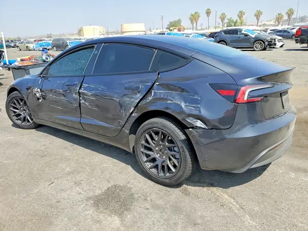 5YJ3E1EA5SF075688 2025 TESLA MODEL 3 - Image 2