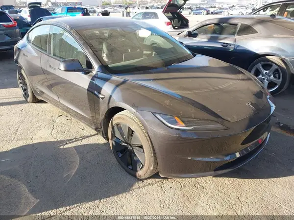 5YJ3E1EA5SF075755 2025 TESLA MODEL 3 - Image 1