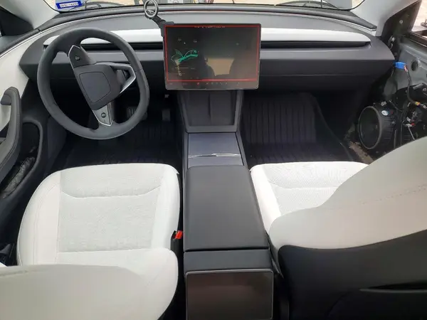5YJ3E1EA5SF083242 2025 TESLA MODEL 3 - Image 8