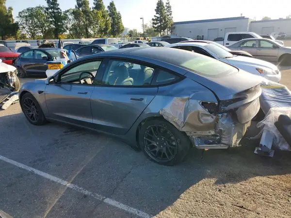 5YJ3E1EA5SF874662 2025 TESLA MODEL 3 - Image 2