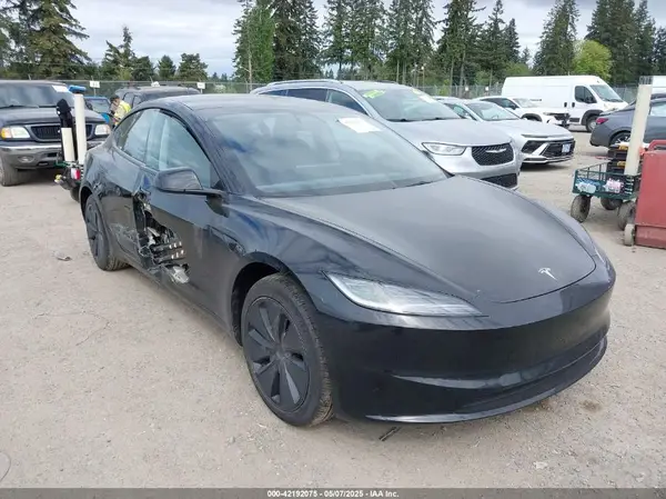 5YJ3E1EA5SF890411 2025 TESLA MODEL 3 - Image 1