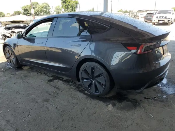 5YJ3E1EA5SF891428 2025 TESLA MODEL 3 - Image 2