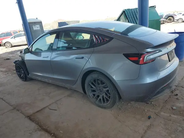 5YJ3E1EA5SF892899 2025 TESLA MODEL 3 - Image 2