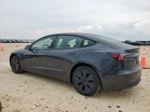 5YJ3E1EA5SF902380 2025 TESLA MODEL 3 - Image 2