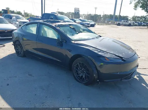 5YJ3E1EA5SF905540 2025 TESLA MODEL 3 - Image 1