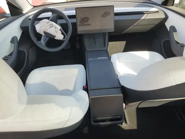 5YJ3E1EA5SF913301 2025 TESLA MODEL 3 - Image 8